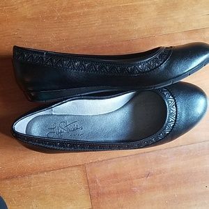 Life Stride Black flats 7M
